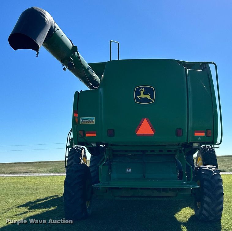 image for item NP9989 2002 John Deere 9750STS  combine