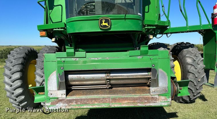 image for item NP9989 2002 John Deere 9750STS  combine