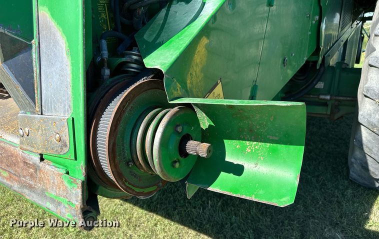 image for item NP9989 2002 John Deere 9750STS  combine