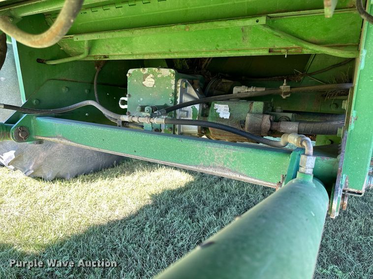 image for item NP9989 2002 John Deere 9750STS  combine