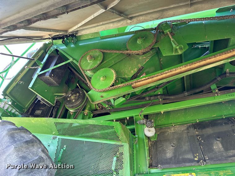 image for item NP9989 2002 John Deere 9750STS  combine