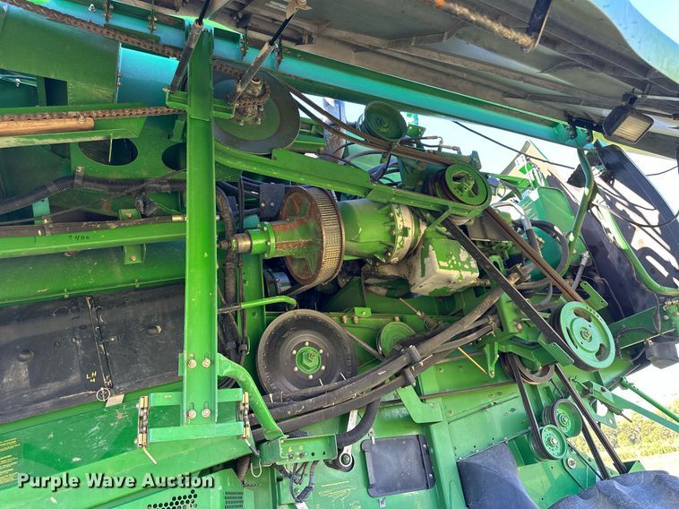 image for item NP9989 2002 John Deere 9750STS  combine