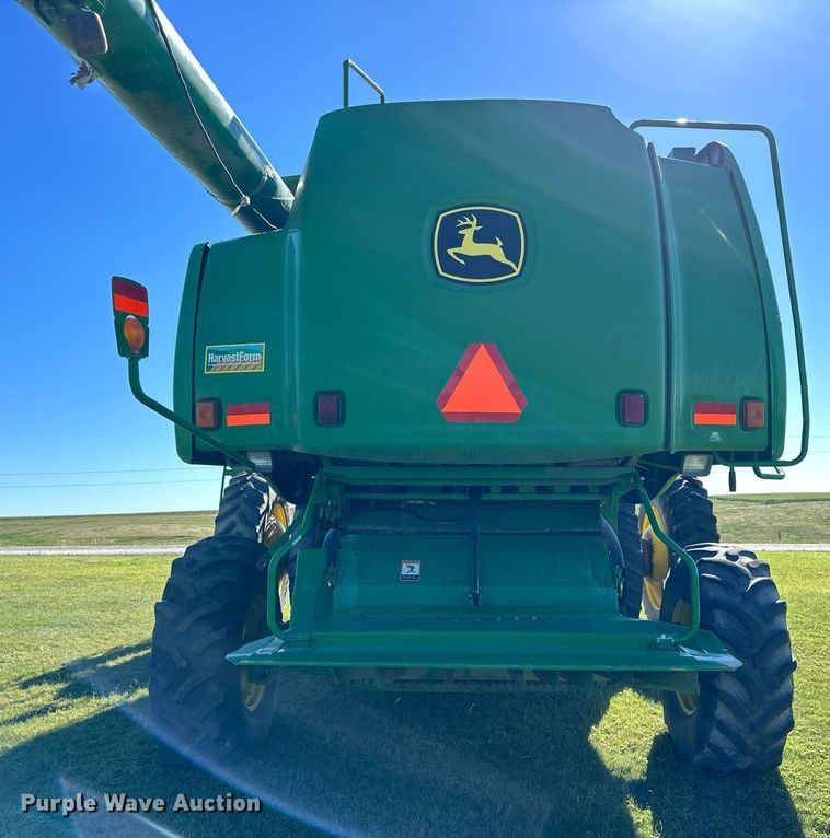 image for item NP9989 2002 John Deere 9750STS  combine