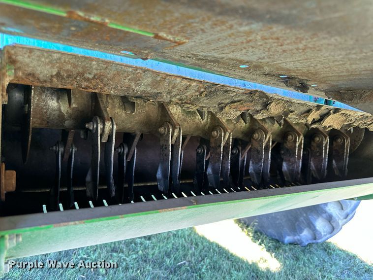 image for item NP9989 2002 John Deere 9750STS  combine