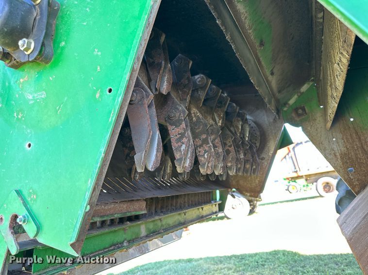 image for item NP9989 2002 John Deere 9750STS  combine