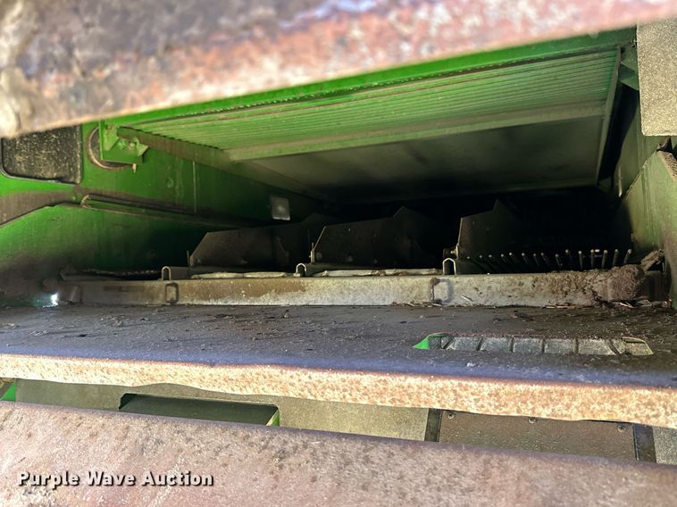 image for item NP9989 2002 John Deere 9750STS  combine