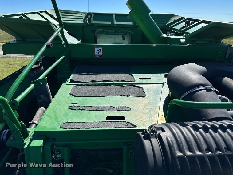 image for item NP9989 2002 John Deere 9750STS  combine