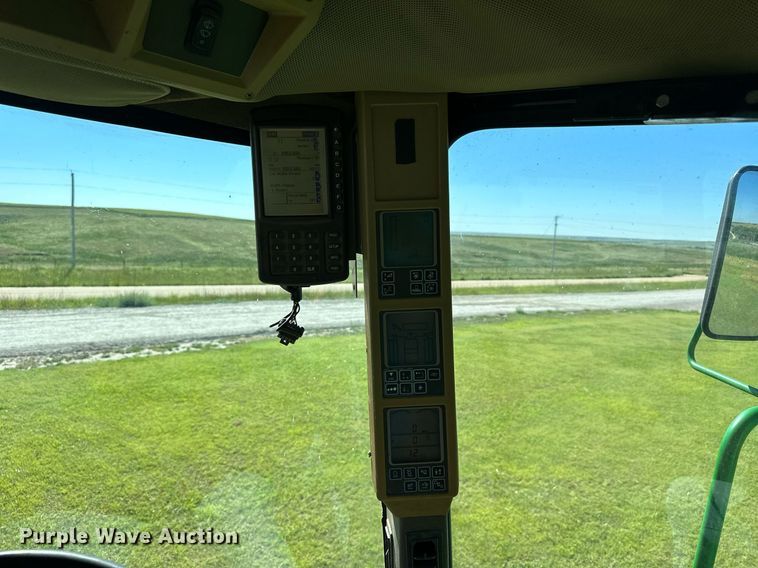 image for item NP9989 2002 John Deere 9750STS  combine