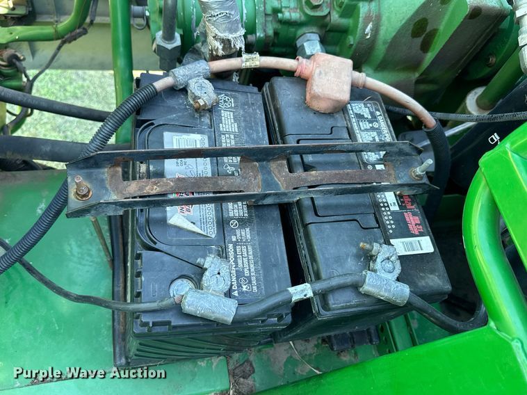 image for item NP9989 2002 John Deere 9750STS  combine