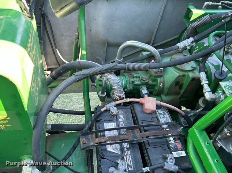 image for item NP9989 2002 John Deere 9750STS  combine