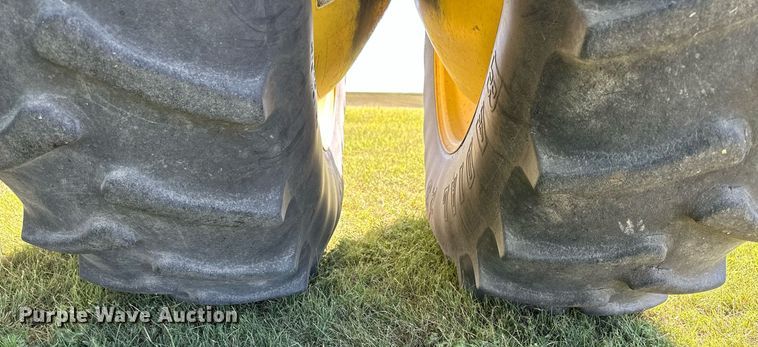 image for item NP9989 2002 John Deere 9750STS  combine