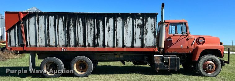 image for item NP9991 1986 Ford 9000  grain truck