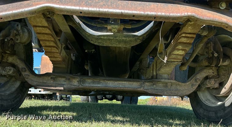 image for item NP9991 1986 Ford 9000  grain truck