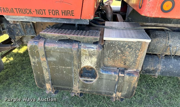 image for item NP9991 1986 Ford 9000  grain truck