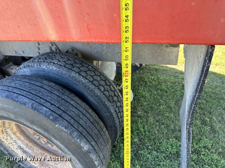 image for item NP9991 1986 Ford 9000  grain truck