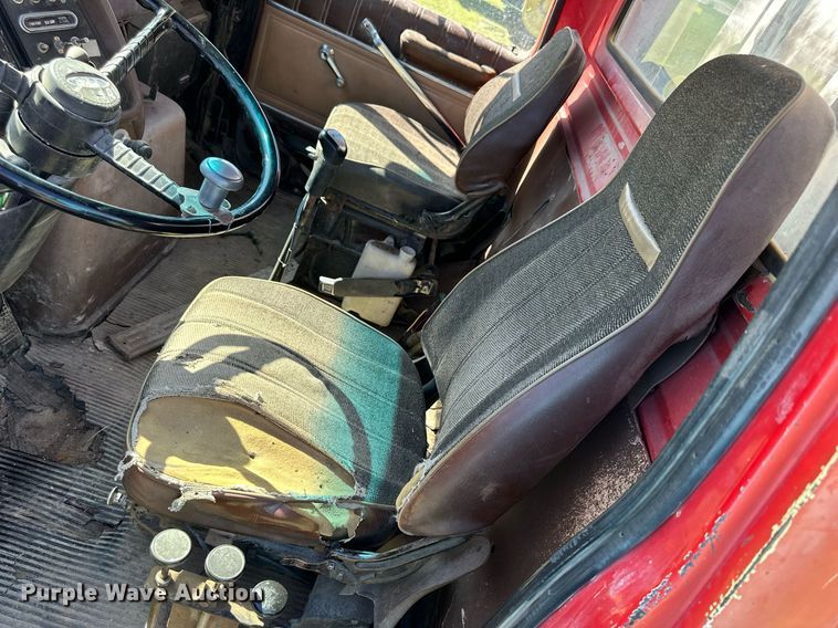 image for item NP9991 1986 Ford 9000  grain truck