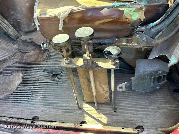 image for item NP9991 1986 Ford 9000  grain truck