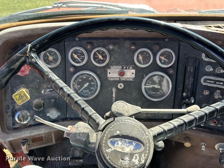 image for item NP9991 1986 Ford 9000  grain truck