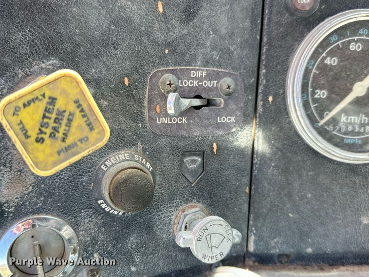 image for item NP9991 1986 Ford 9000  grain truck