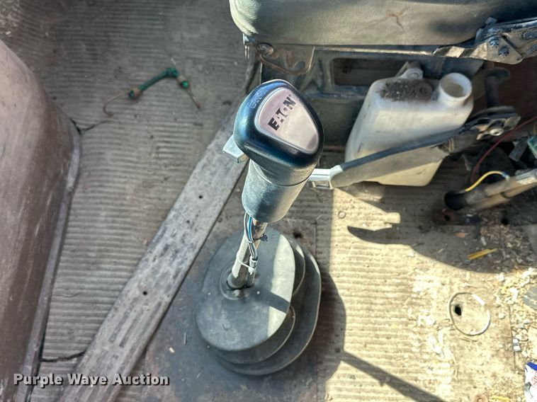 image for item NP9991 1986 Ford 9000  grain truck