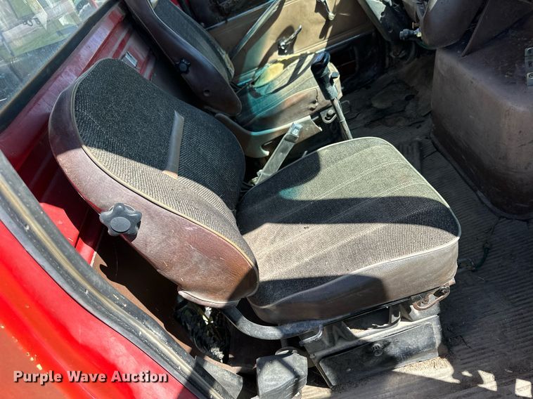 image for item NP9991 1986 Ford 9000  grain truck