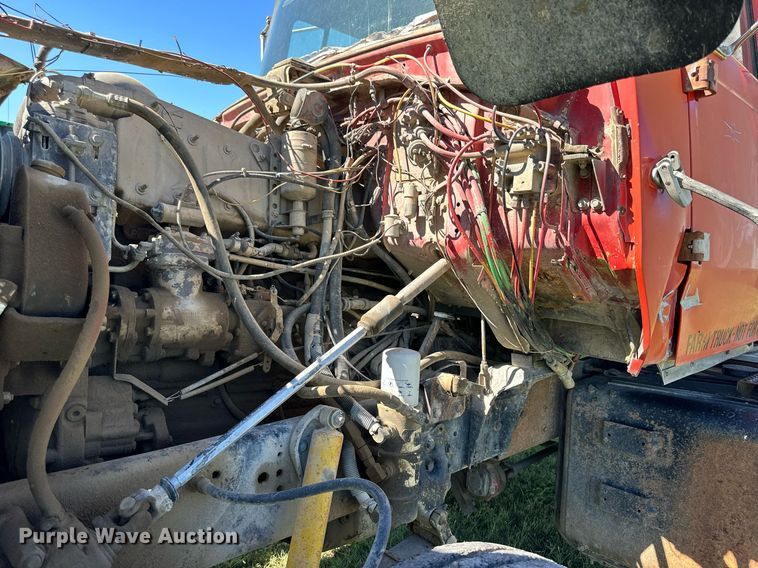 image for item NP9991 1986 Ford 9000  grain truck