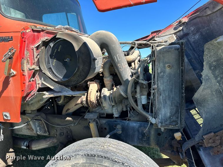 image for item NP9991 1986 Ford 9000  grain truck