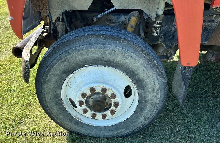 image for item NP9991 1986 Ford 9000  grain truck