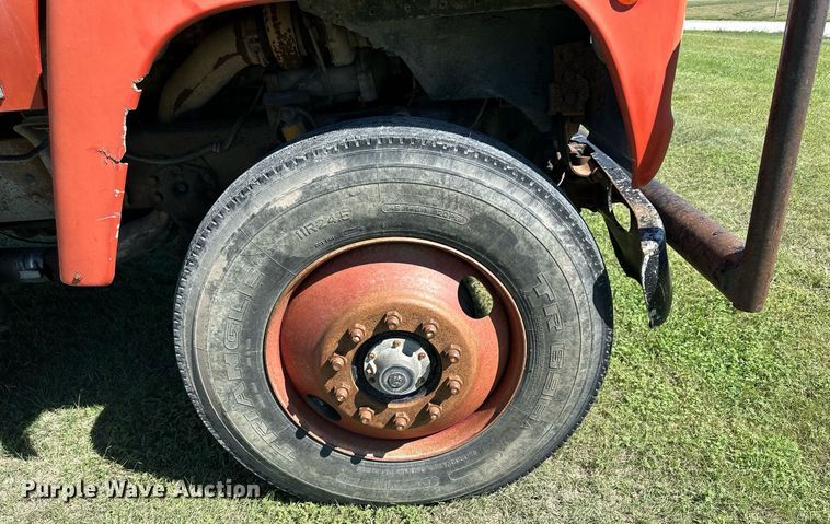 image for item NP9991 1986 Ford 9000  grain truck