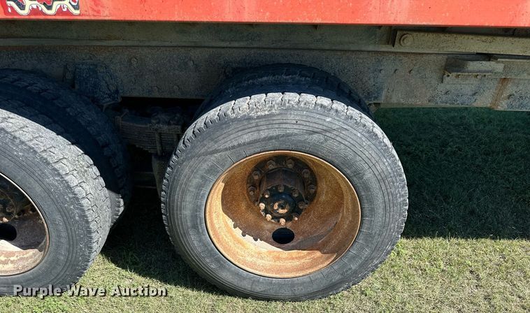 image for item NP9991 1986 Ford 9000  grain truck