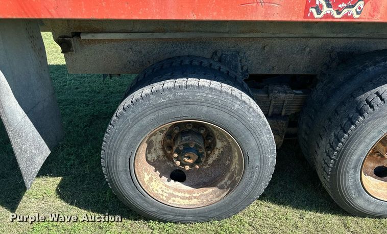 image for item NP9991 1986 Ford 9000  grain truck