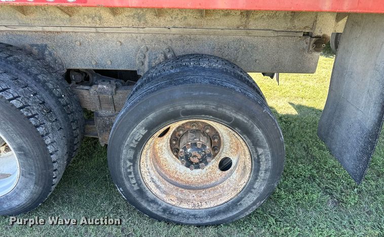 image for item NP9991 1986 Ford 9000  grain truck