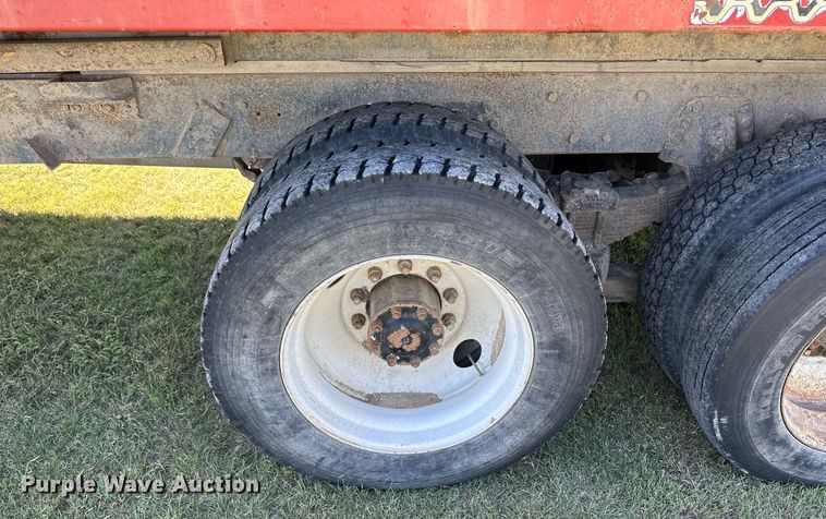 image for item NP9991 1986 Ford 9000  grain truck