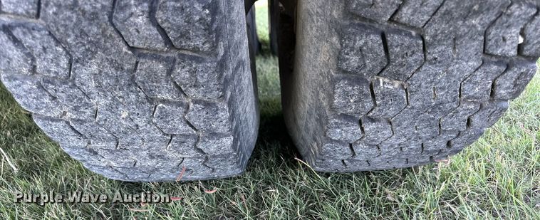 image for item NP9991 1986 Ford 9000  grain truck