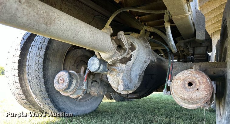 image for item NP9991 1986 Ford 9000  grain truck