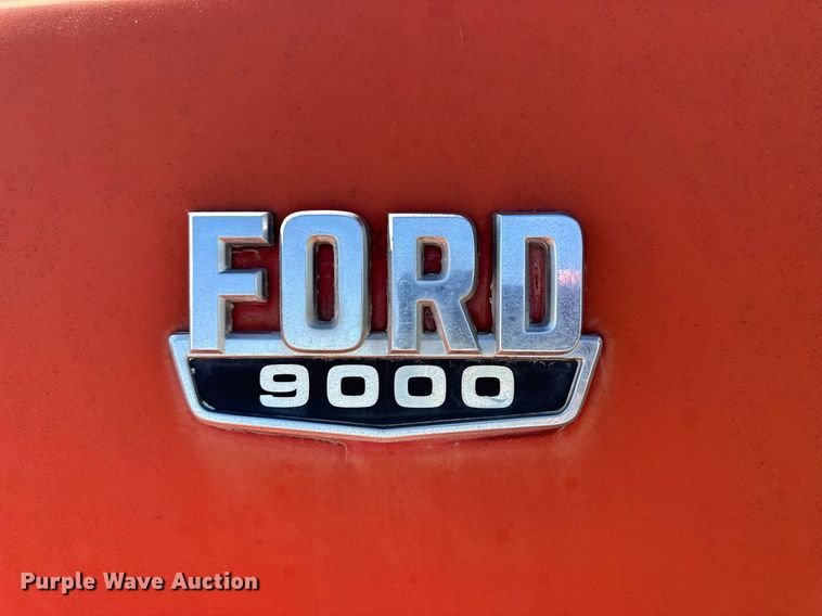 image for item NP9991 1986 Ford 9000  grain truck