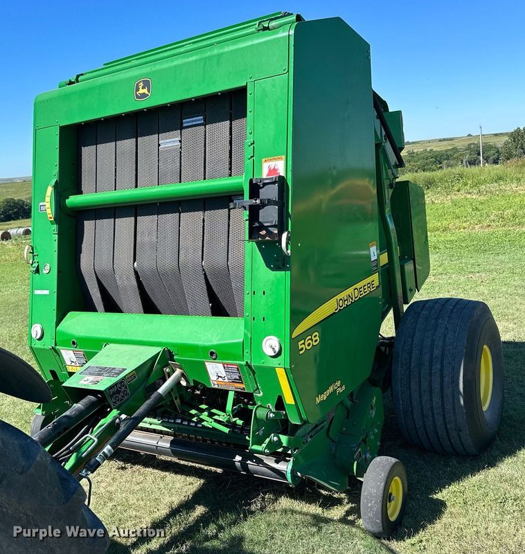 image for item NP9992 2012 John Deere 568  round baler