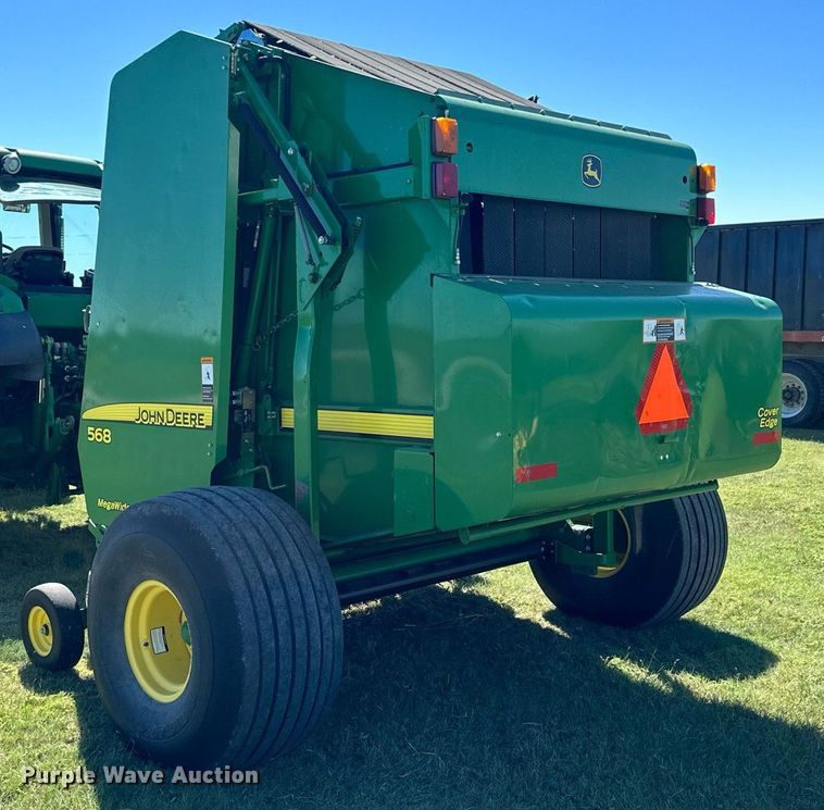 image for item NP9992 2012 John Deere 568  round baler