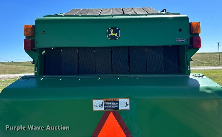 image for item NP9992 2012 John Deere 568  round baler