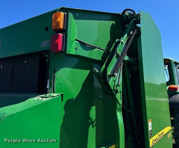 image for item NP9992 2012 John Deere 568  round baler