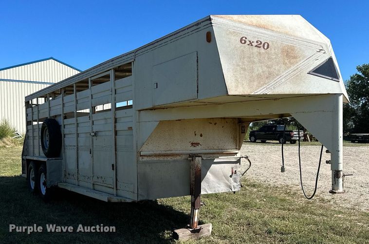 image for item NP9997 1990 Hillsboro  livestock trailer