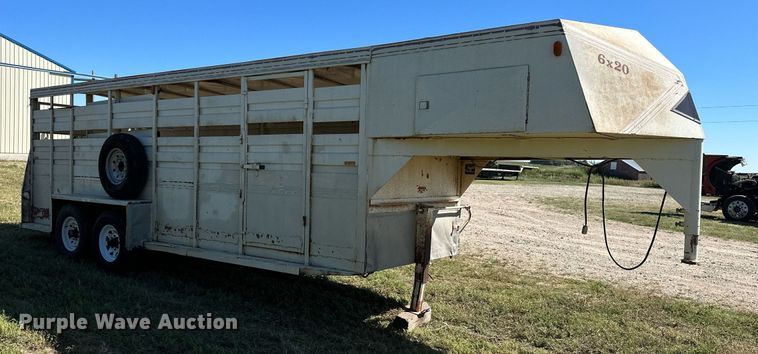 image for item NP9997 1990 Hillsboro  livestock trailer