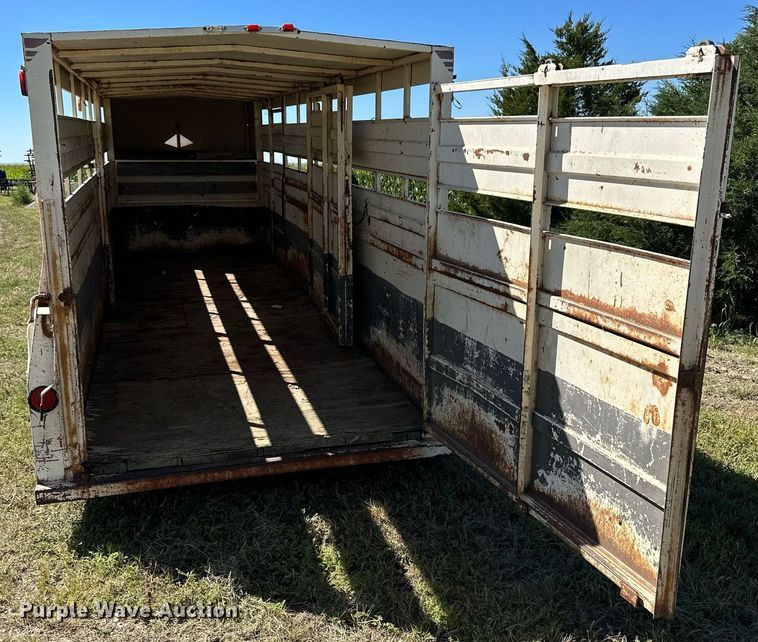 image for item NP9997 1990 Hillsboro  livestock trailer