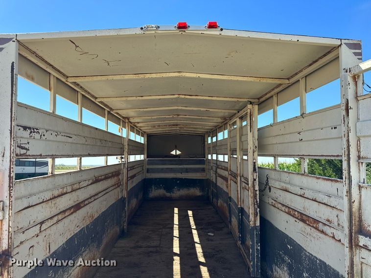image for item NP9997 1990 Hillsboro  livestock trailer