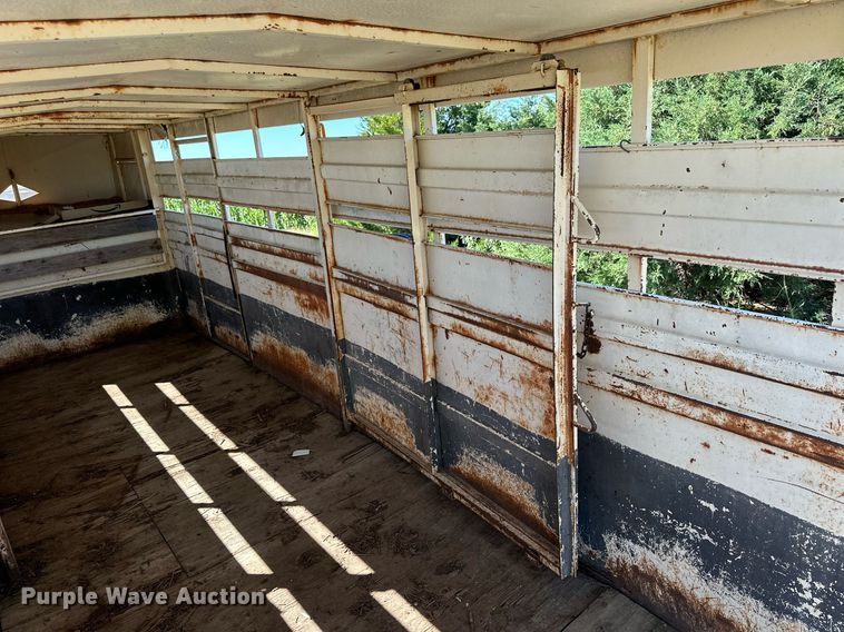 image for item NP9997 1990 Hillsboro  livestock trailer