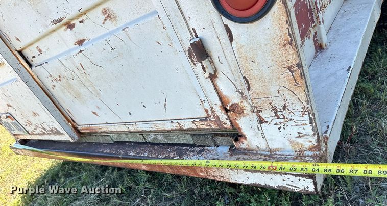 image for item NP9997 1990 Hillsboro  livestock trailer