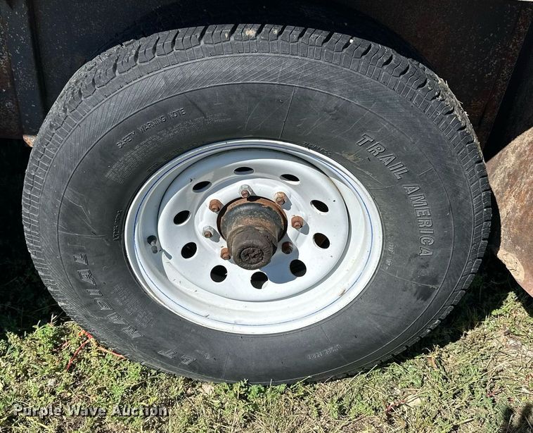 image for item NP9997 1990 Hillsboro  livestock trailer