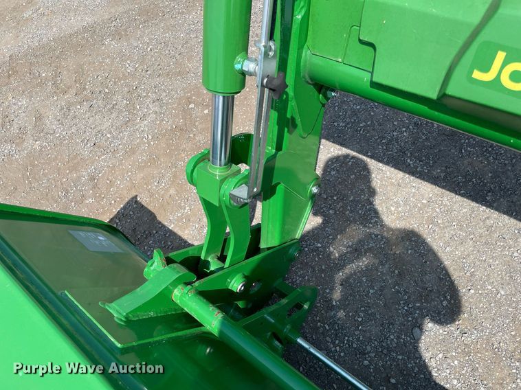 image for item NT9527 2021 John Deere 5075E  MFWD tractor