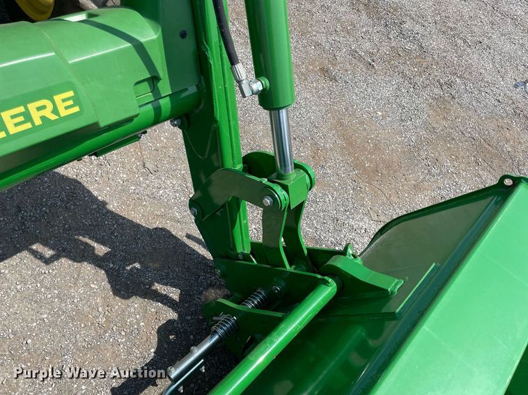 image for item NT9527 2021 John Deere 5075E  MFWD tractor