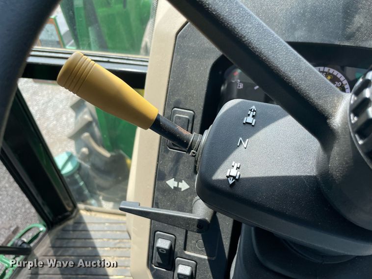 image for item NT9527 2021 John Deere 5075E  MFWD tractor